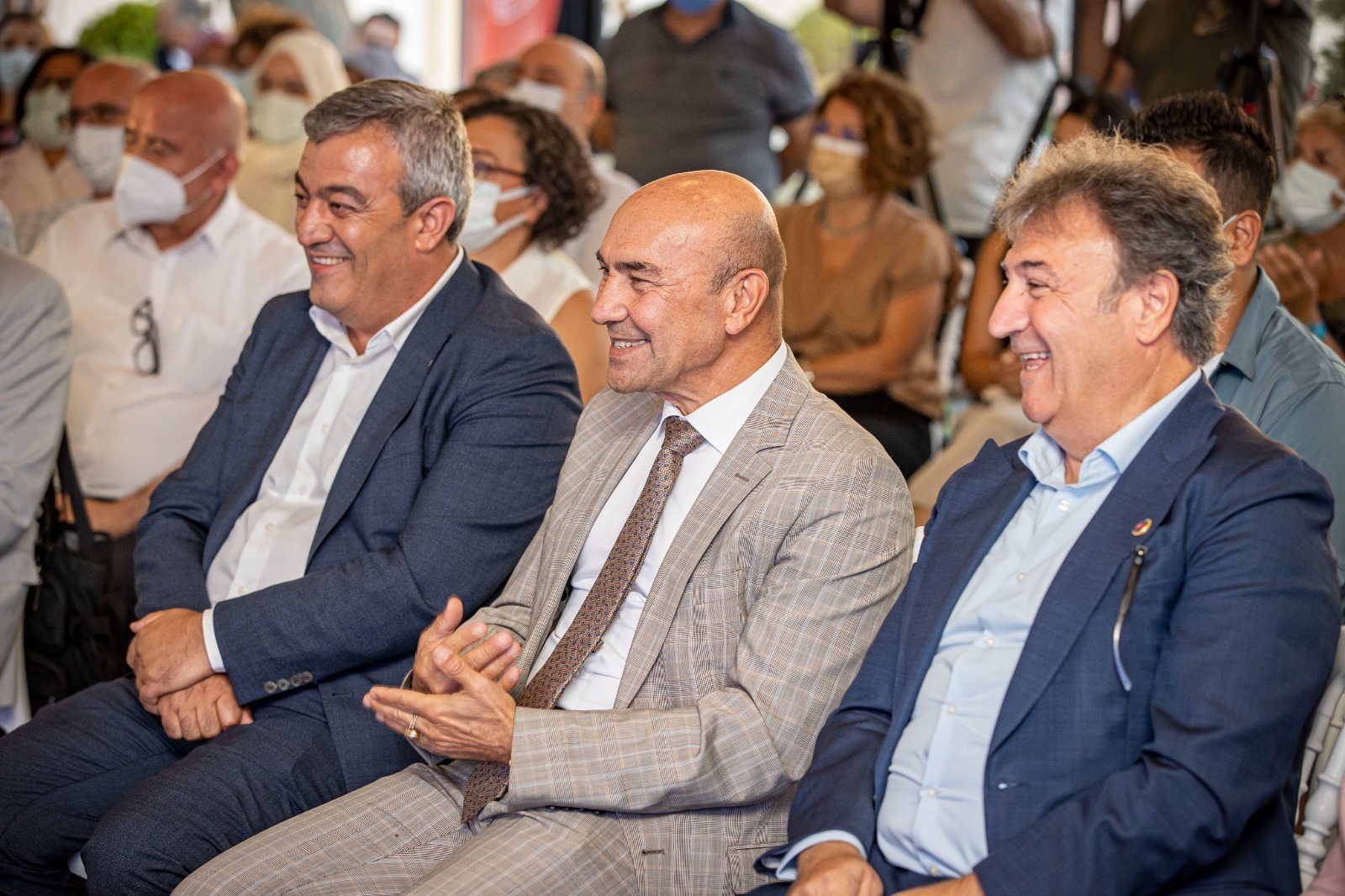 Soyer: “Kadınlar dizini kırıp evinde oturmayacak”