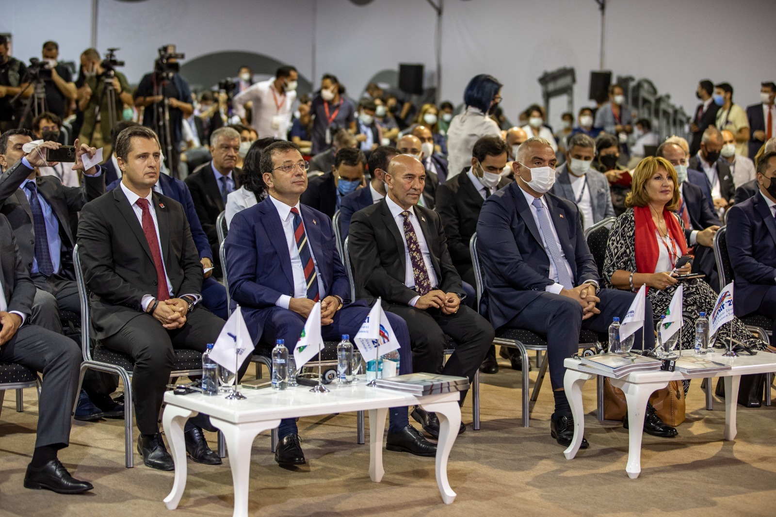 Başkan Soyer Uluslararası İzmir Kültür Zirvesi'nde konuştu: "İzmir'den tüm dünyaya kültür tohumları serpeceğiz"