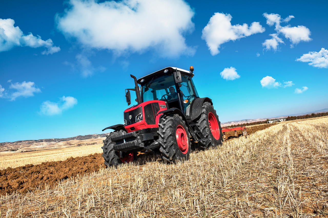 Erkunt Traktör’ün CEO’su Tolga Saylan: “EGELİ ÇİFTÇİNİN SESİNE KULAK VERİYORUZ”