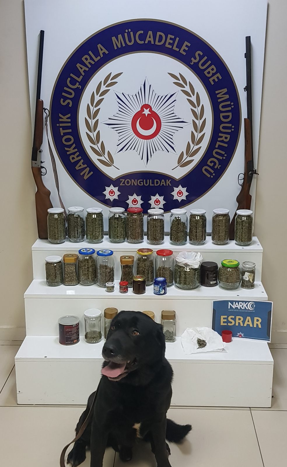 Dark'tan kaçamadı, yakayı ele verdi