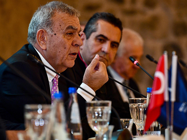 Kocaoğlu'ndan kür merkezi protokolünde turizmciye çağrı.. Elinizi taşın altına koyun!