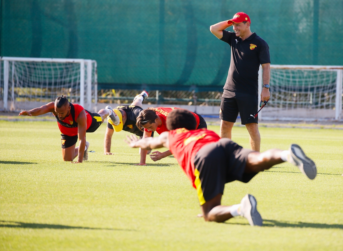 Göztepe'de Tuna rotayı çizdi
