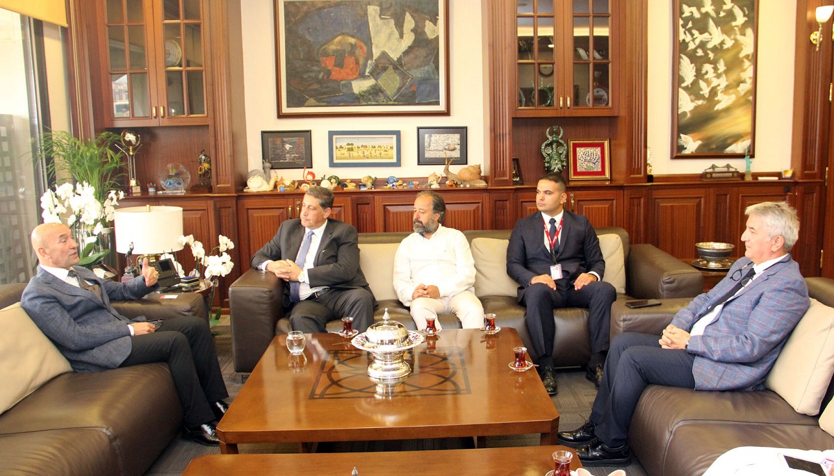 Soyer'den turizmcilere mesaj: İzmir sizi asla pişman etmeyecek