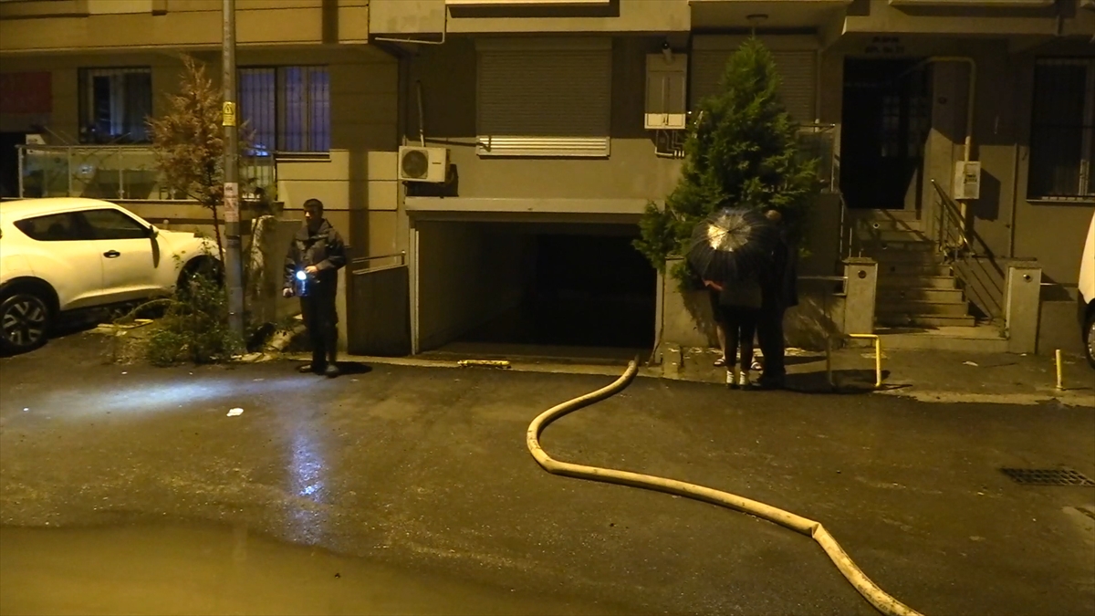 İzmir yine sağanak yağışa teslim!