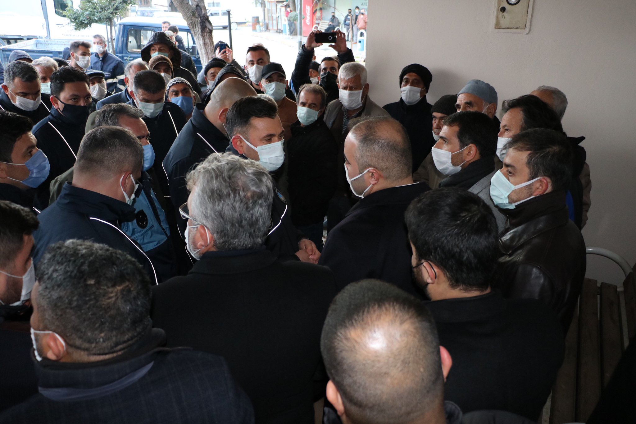 Torbalı'da tahliye gerginliği! Günaydın: Zulüm ile abad olunmaz