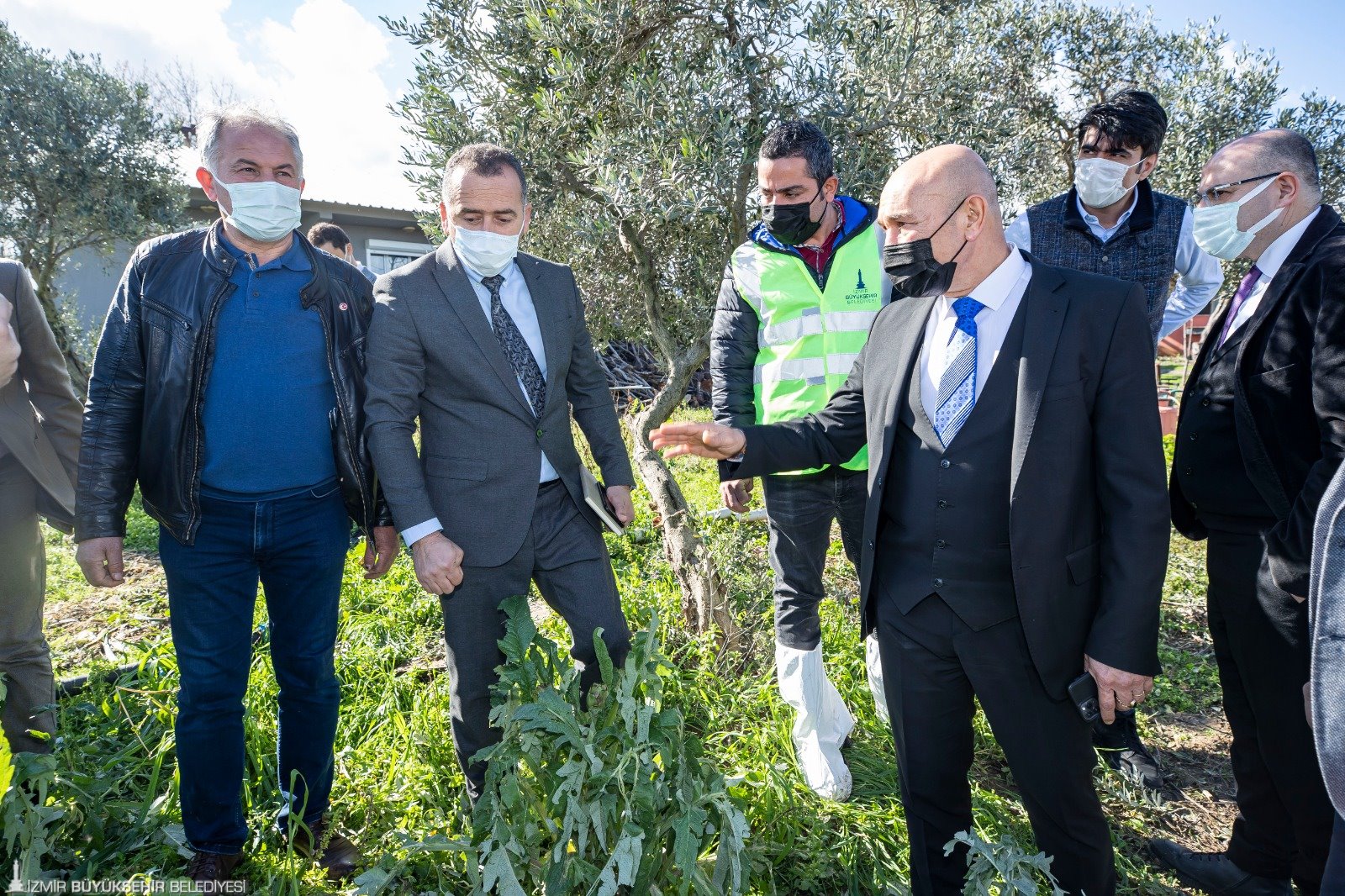 Başkan Soyer’den dolu nedeniyle zarara uğrayan üreticilere ziyaret