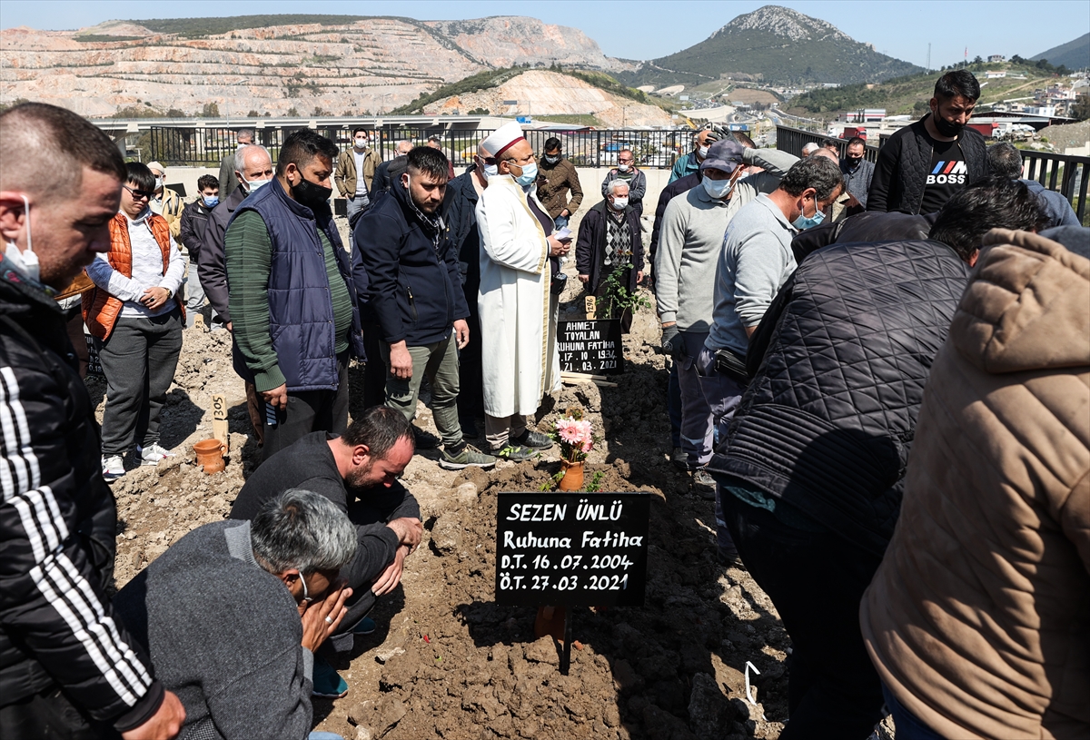 5 aylık hamileyken katledilen Sezen gözyaşları ile defnedildi
