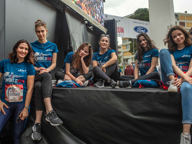 Ünlüler de koşamayanlar için koştu