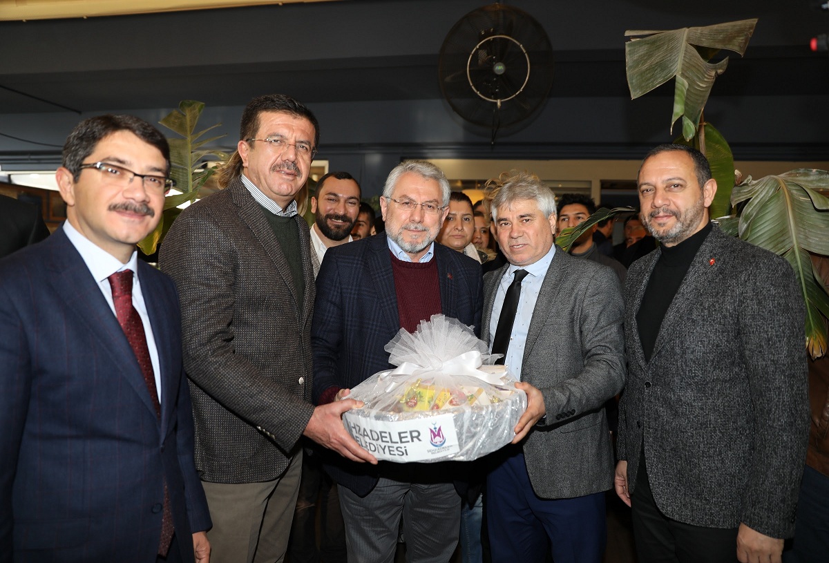 Zeybekci: İzmir lojistik merkezi olacak