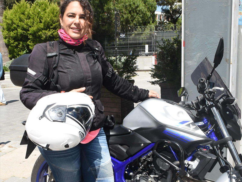 Motosikletiyle İzmir'den Mardin'e karne hediyesi