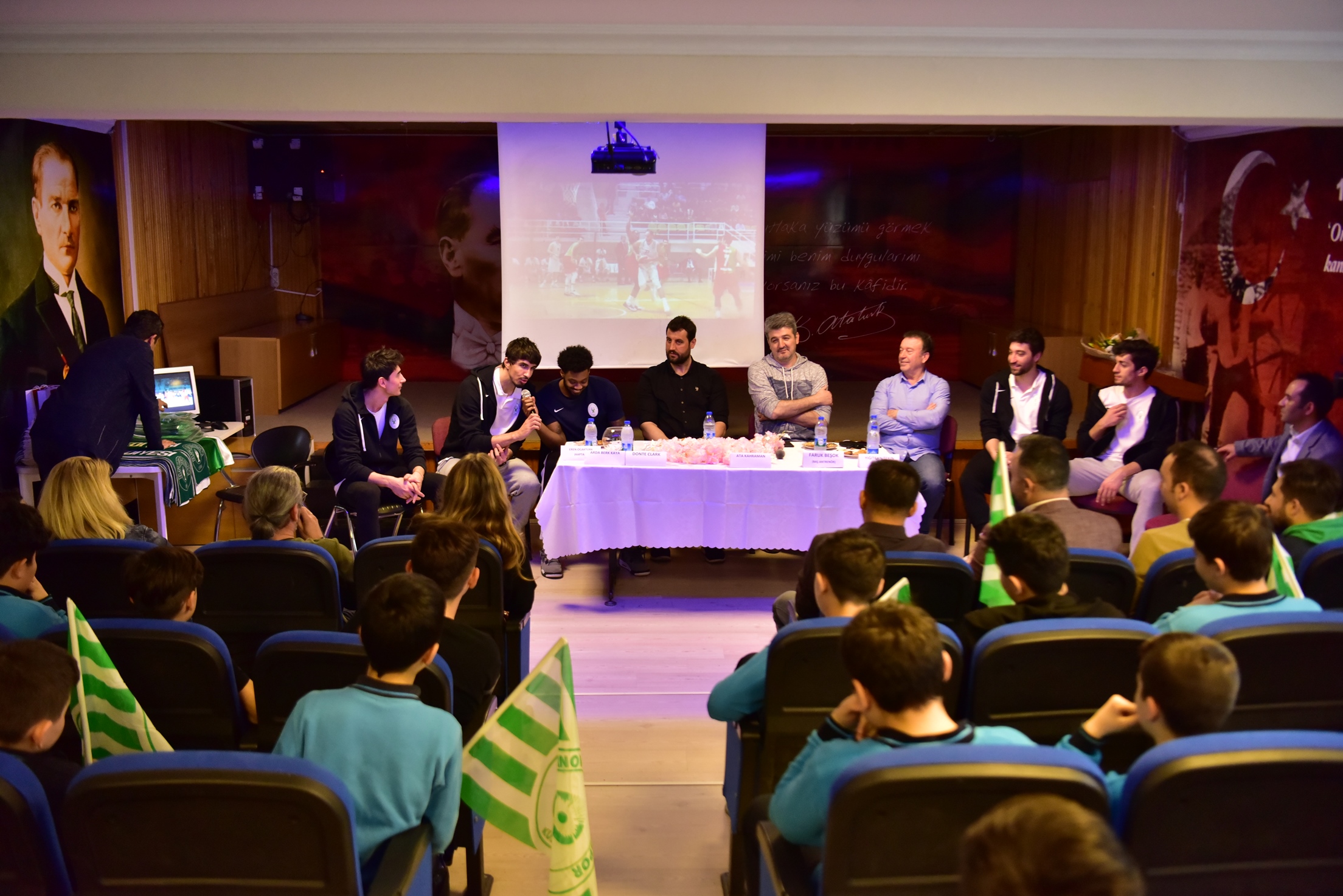 Bornova aşkına haydi salona!