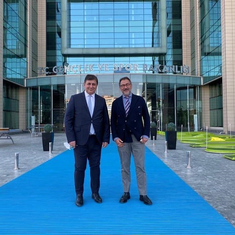 Karşıyaka Stadı için Ankara'da önemli zirve