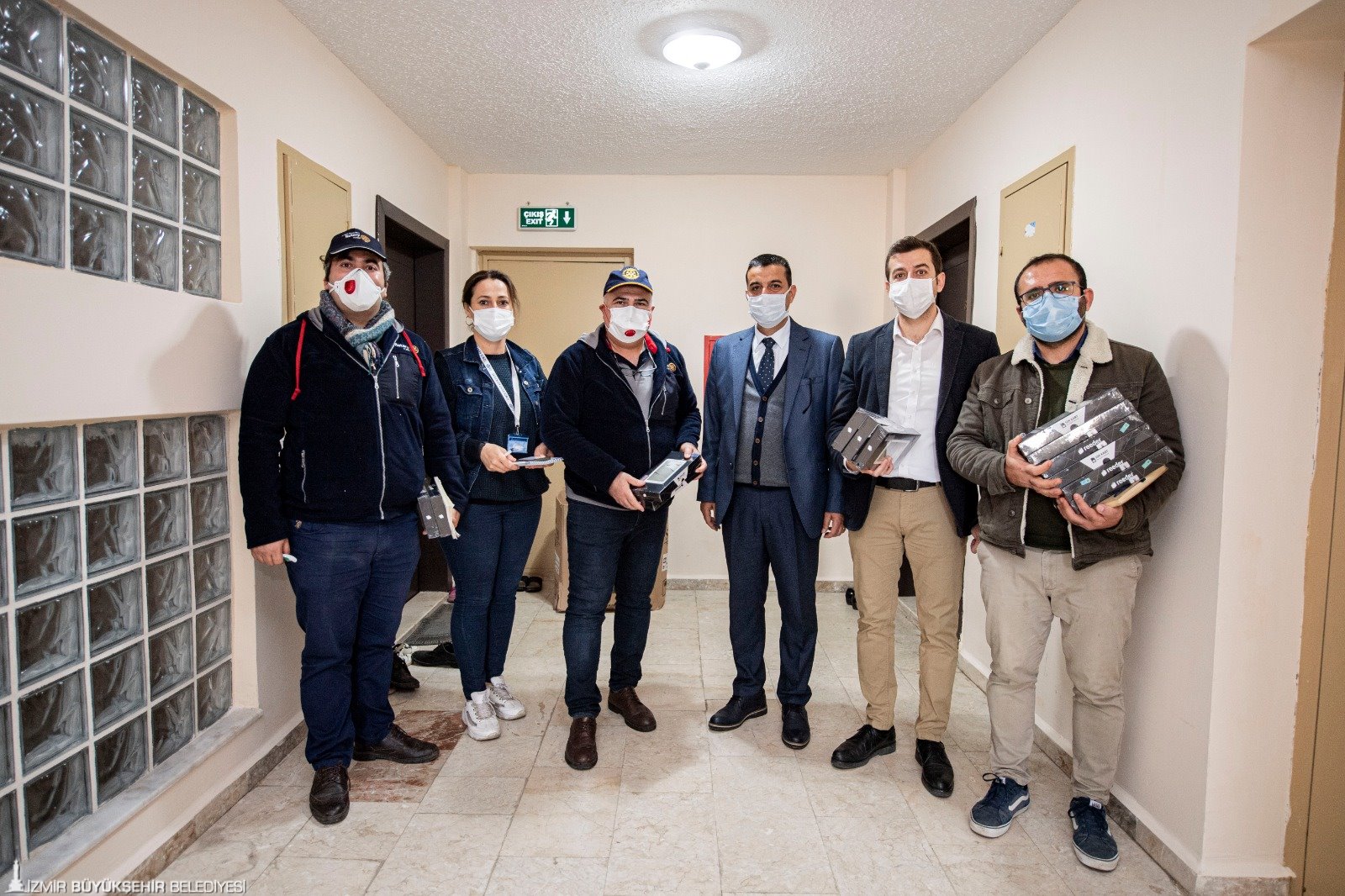 Depremzede çocuklara Ankara’dan tablet desteği