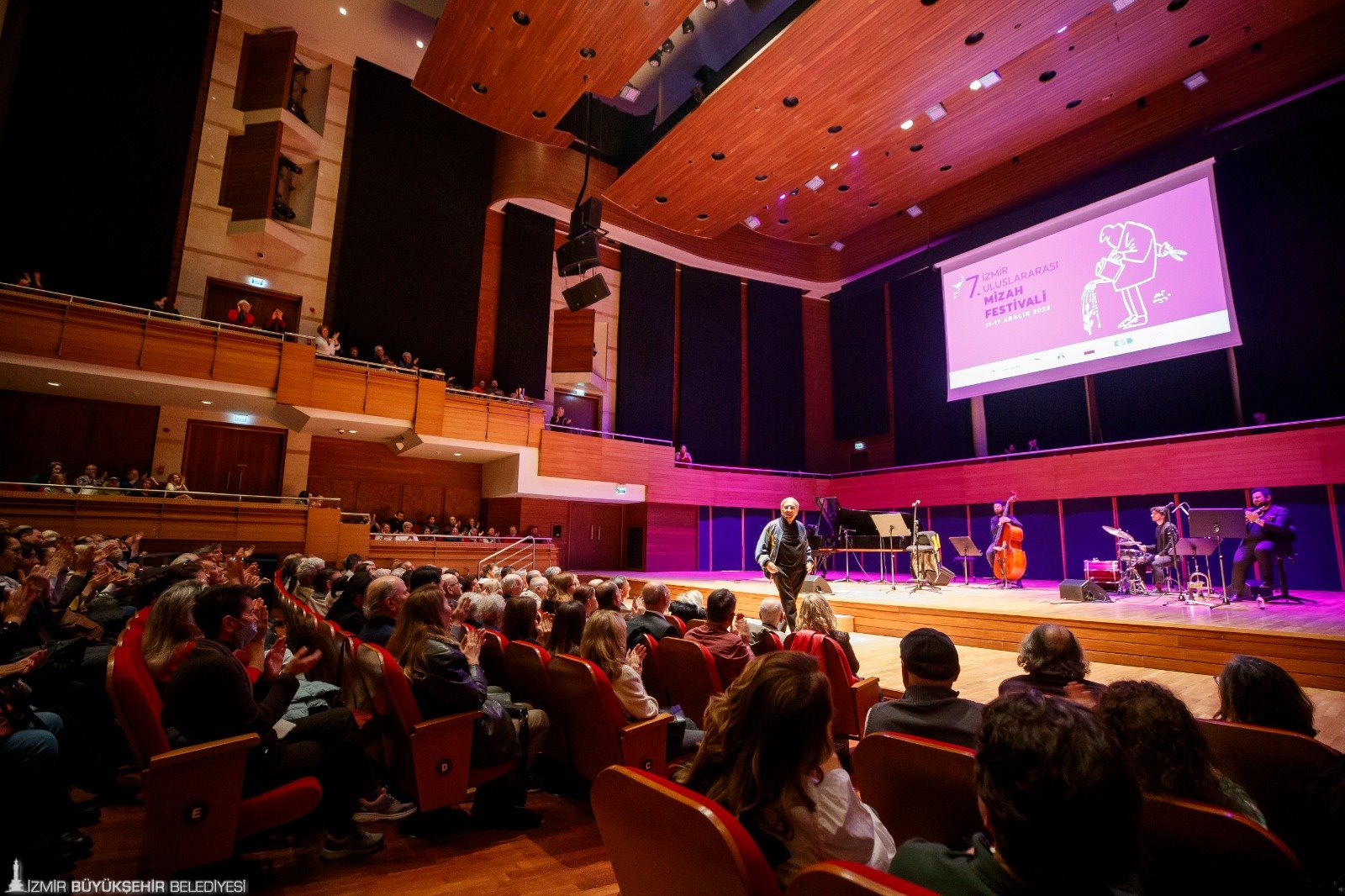 Mizahın ustaları ödüllerini aldı