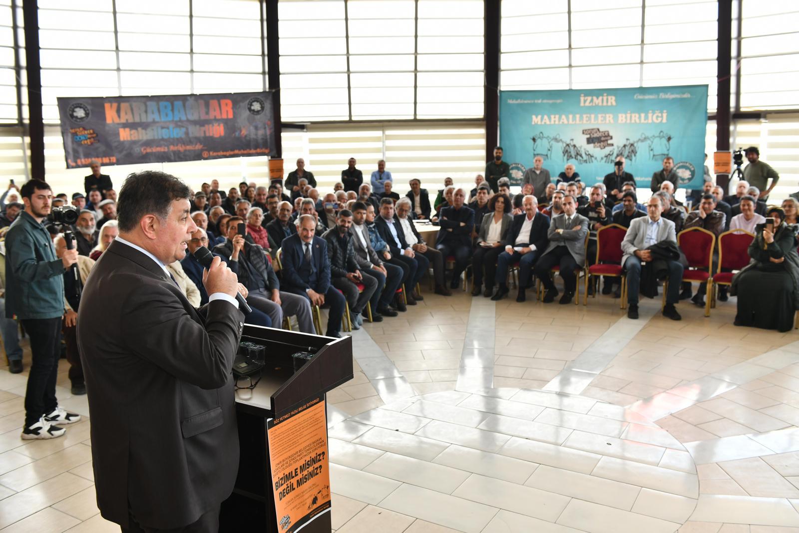 Başkan Tugay kentsel dönüşüm mağdurlarıyla buluştu