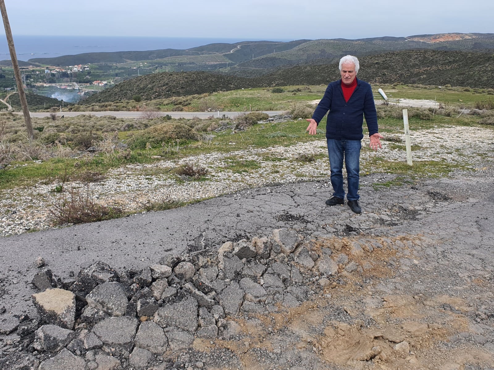 Karaburun yolları köstebek yuvası!