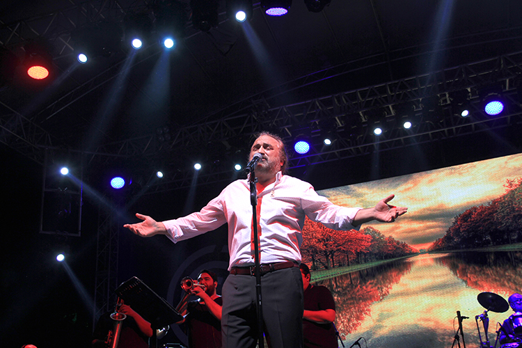 Mahşer-i Cümbüş, fuara geliyor...