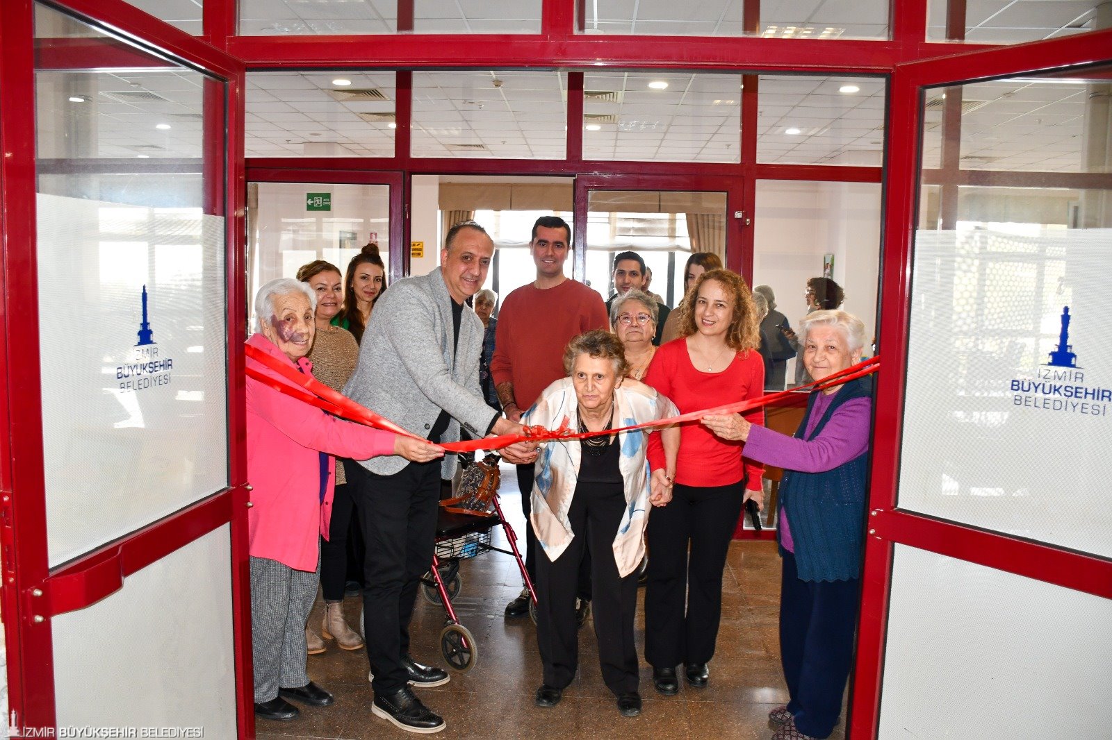 Huzurevi sakinlerinden geri dönüşüm sergisi