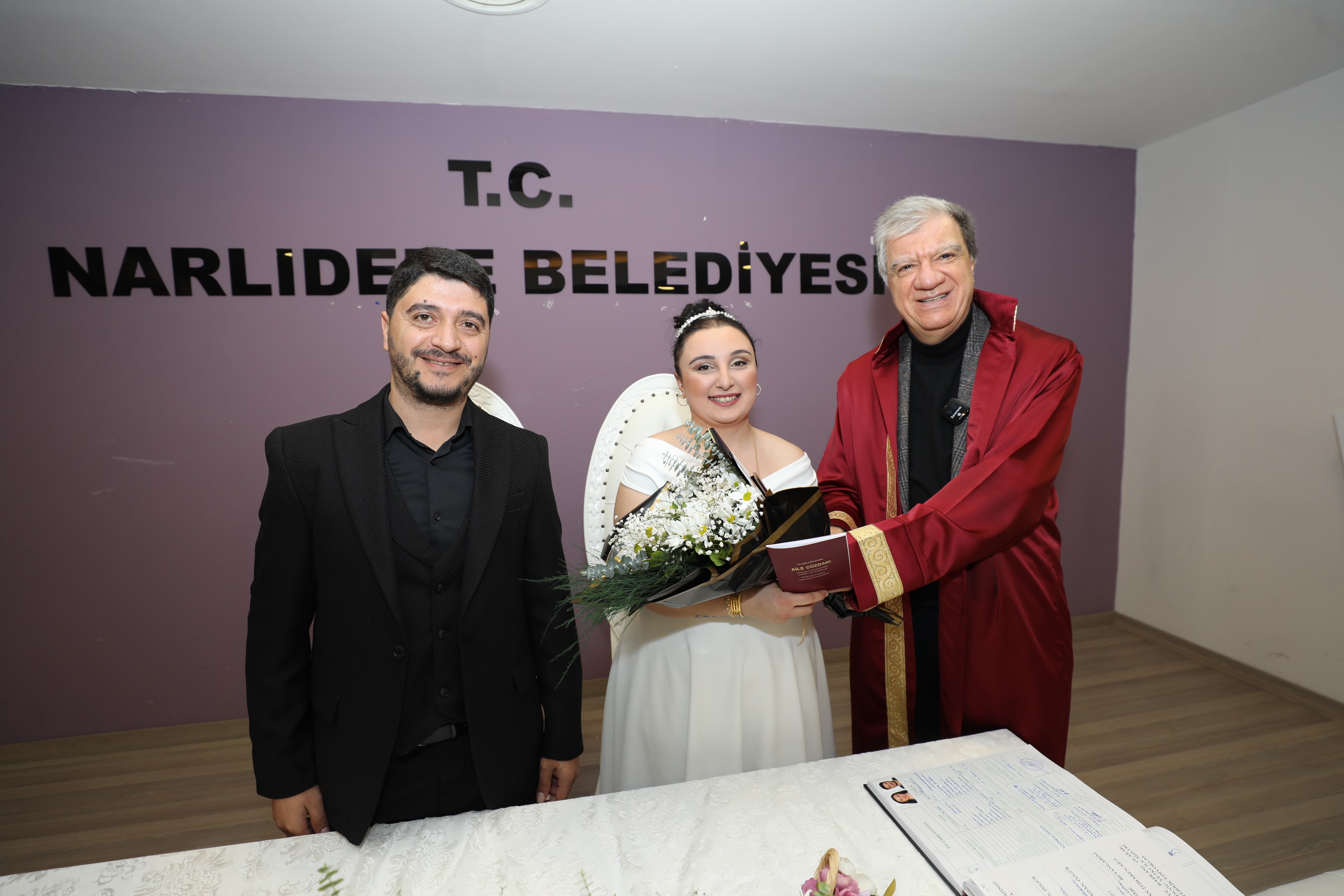 Narlıdere’de Çiftlere 14 Şubat Sürprizi