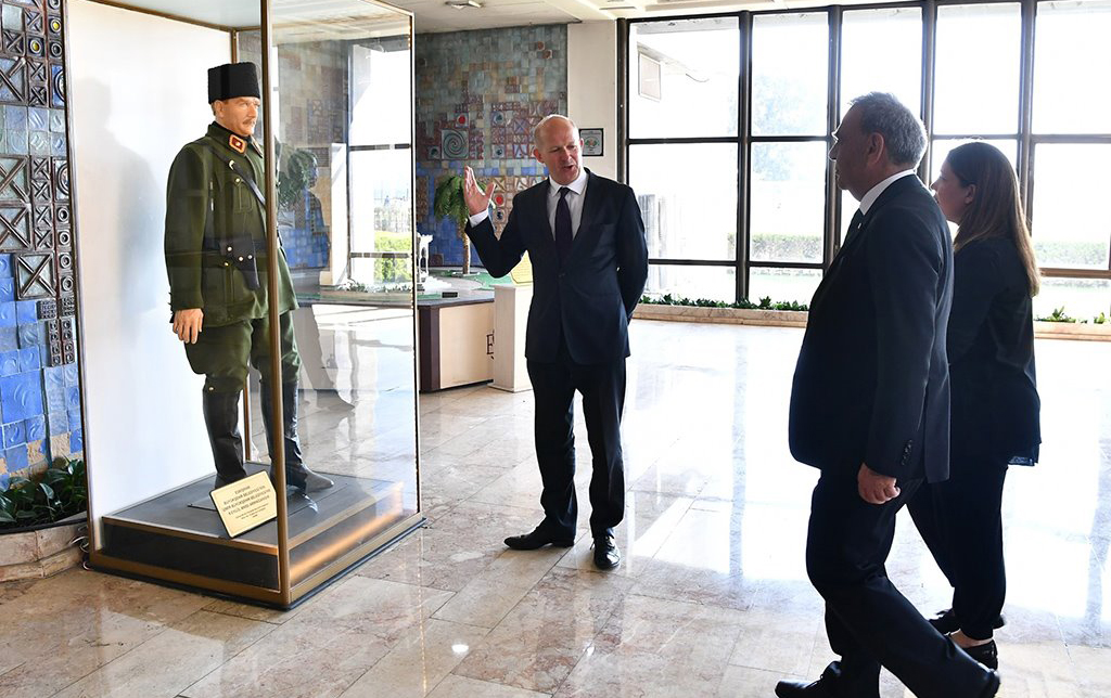 İngiliz Büyükelçi'den Türkiye'ye övgü: "Türkiye'nin Barselona'sı"