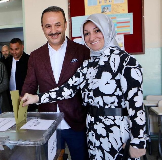 Cumhur İttifakı başkanları oyunu kullandı! Sandık başında mesajlar