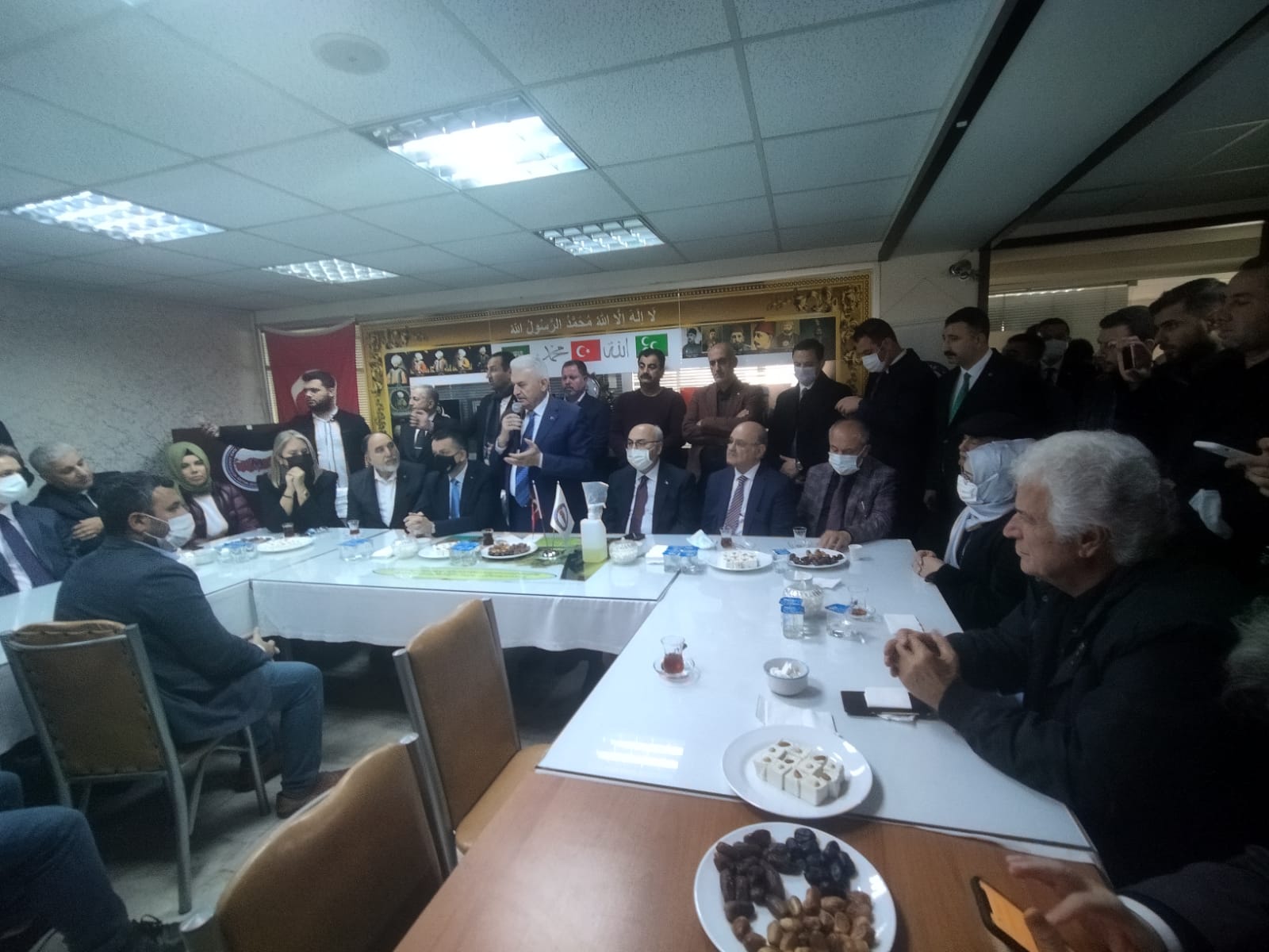 AK Parti Genel Başkanvekili Binalı Yıldırım, Bakan Pakdemirli ve AK Partili Heyetten Hacı Rasim Kahraman'a Taziye Ziyareti
