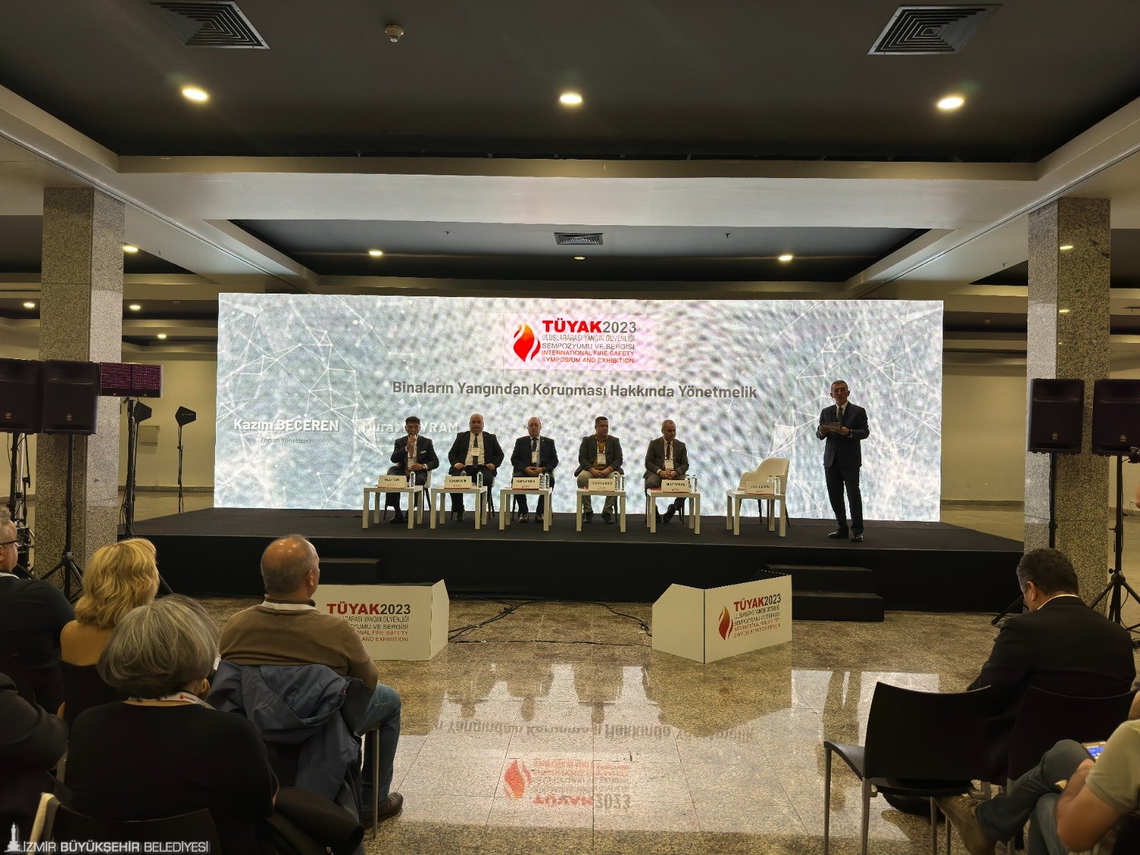 İzmir İtfaiyesi’nden uzman isimler Uluslararası Yangın Güvenliği Sempozyumu’na katıldı