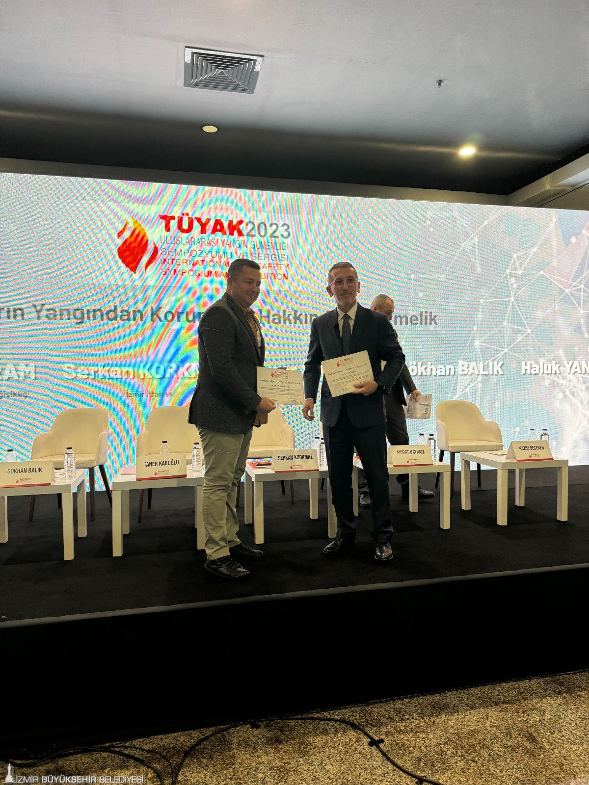 İzmir İtfaiyesi’nden uzman isimler Uluslararası Yangın Güvenliği Sempozyumu’na katıldı