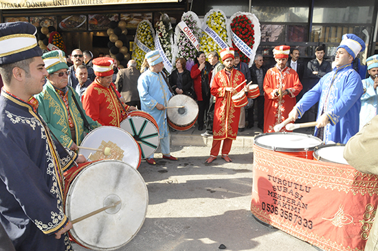 Bornova'nın Patron'una mehterli açılış