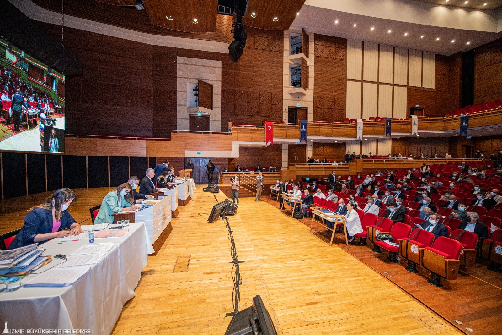 "Önceliğimiz belirli bir zümreye değil işe, aşa ve yurdumuza hizmet etmek"