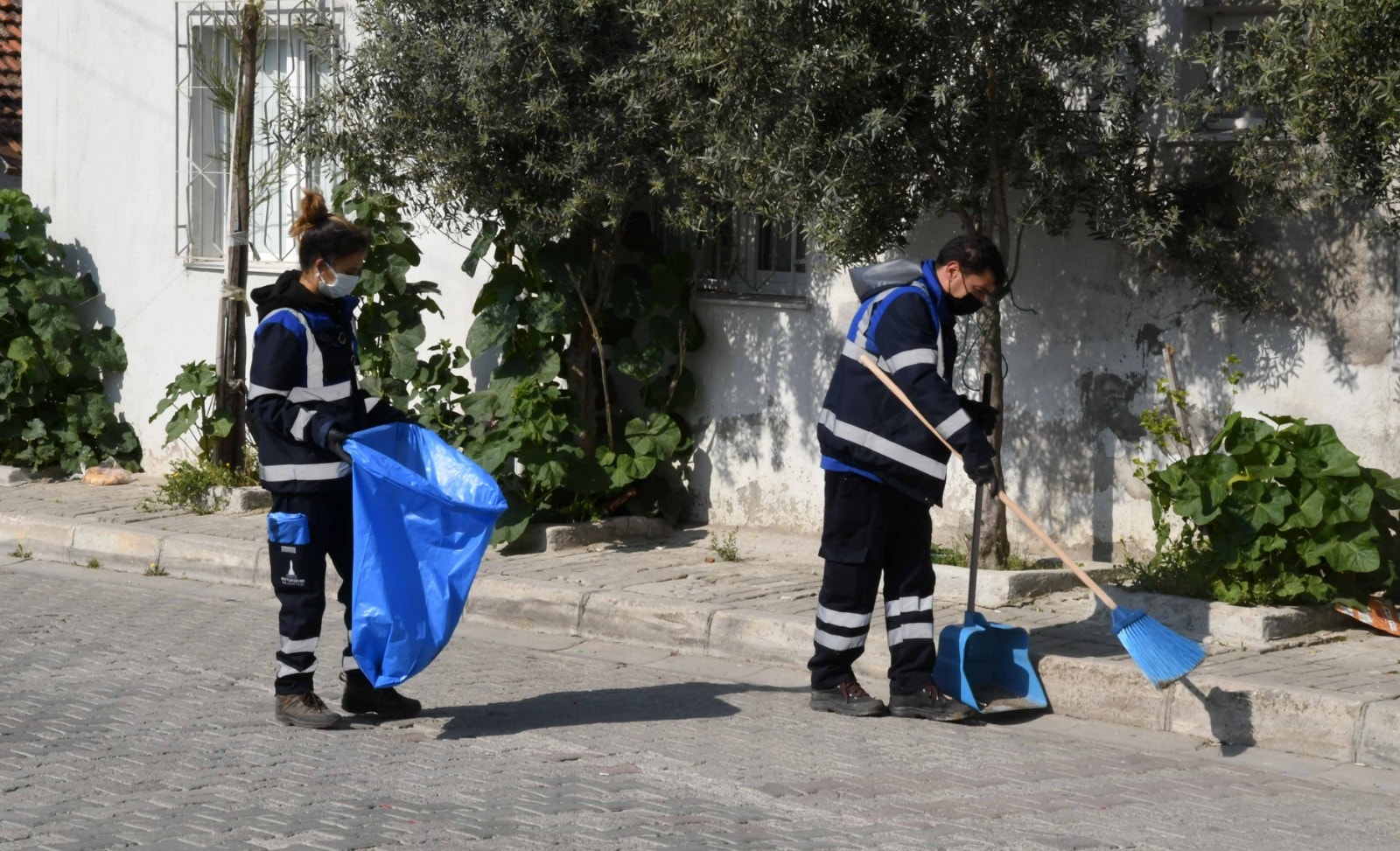 Karabağlar'da ortak temizlik hareketı