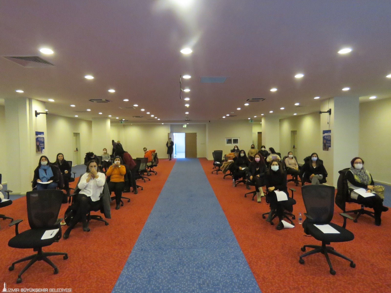 Büyükşehir pandeminin etkilerine karşı kadın çalışanlarına eğitim verdi