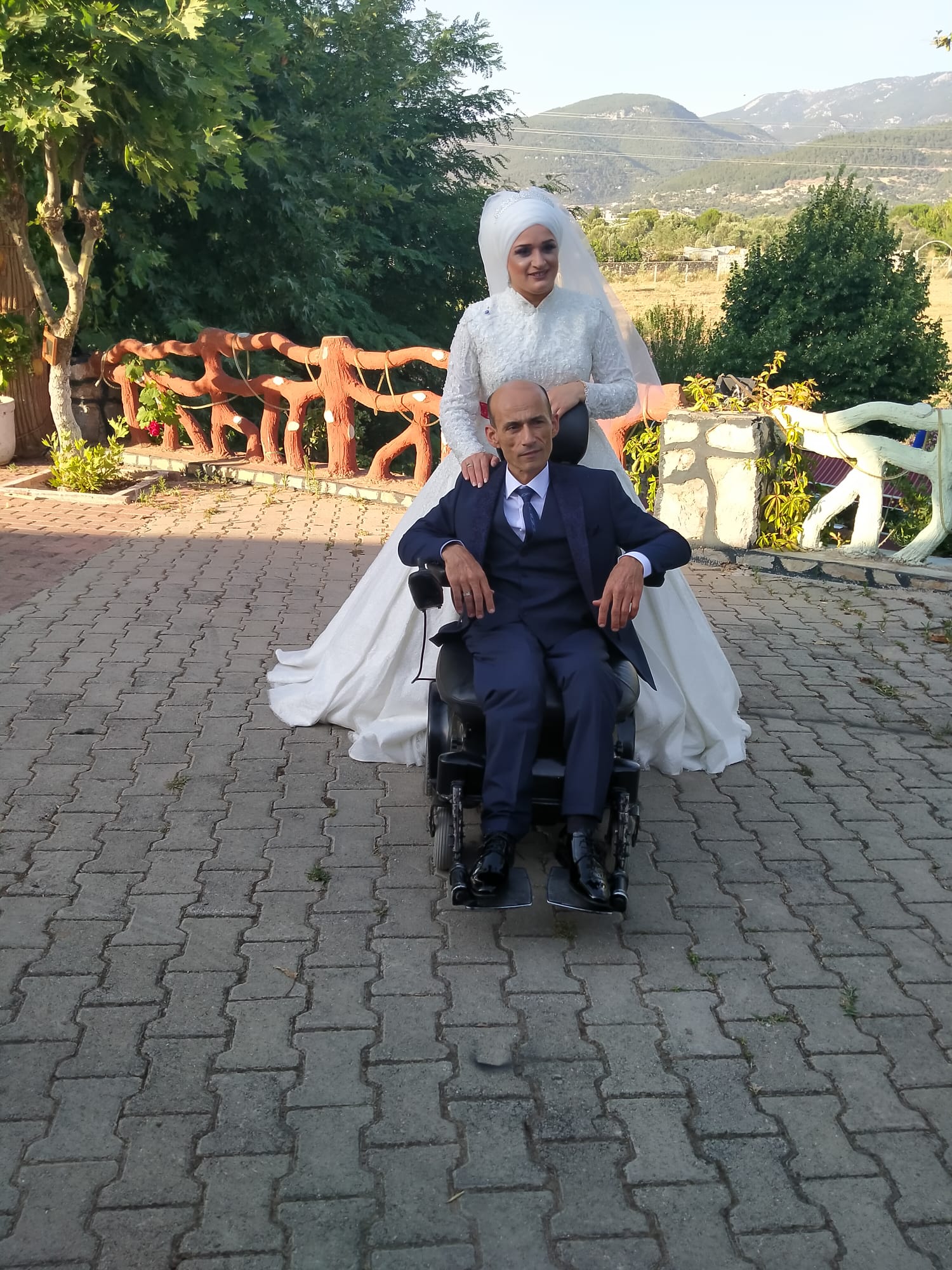 ENGEL, SEVGİYE ENGEL DEĞİL!