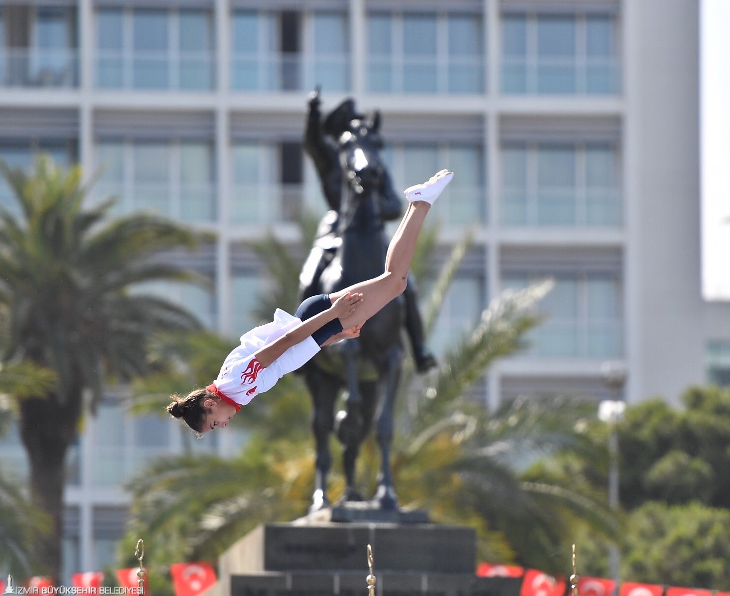 İzmir'de 99. yıl coşkusu