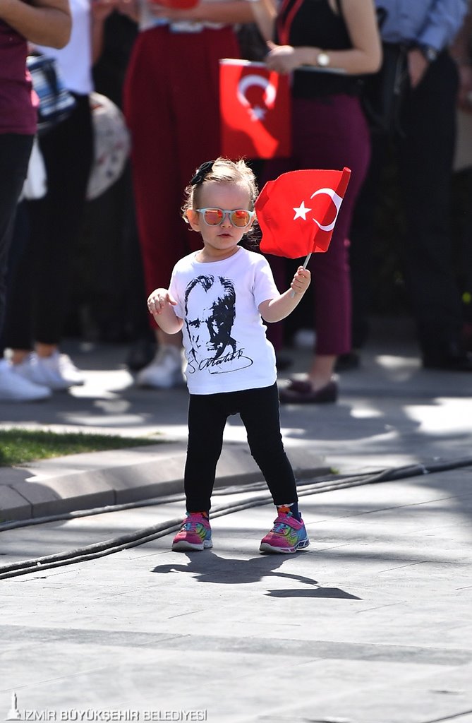 İzmir'de 99. yıl coşkusu