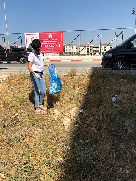 CHP Menderes Gençlik Kolları'ndan Temizlik Seferberliği