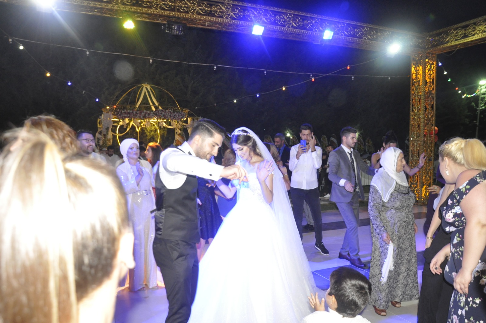 DÜNYAEVİNE GİRDİLER