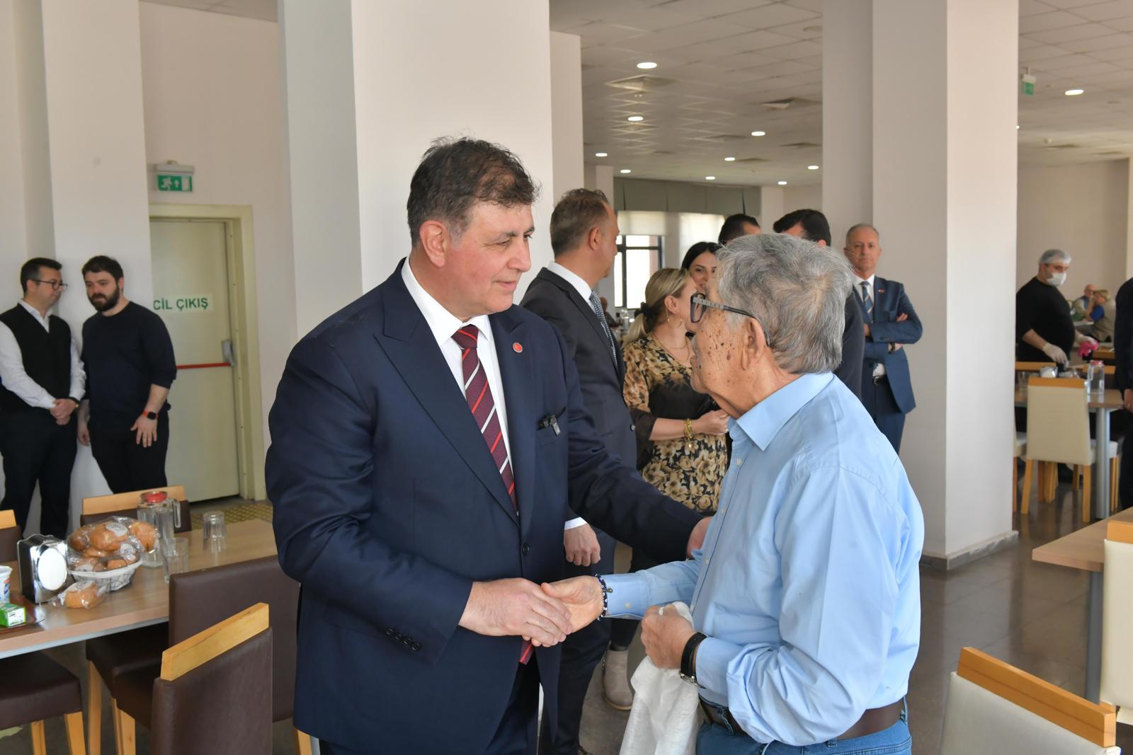 Başkan Tugay, genç iş insanlarına projelerini anlattı