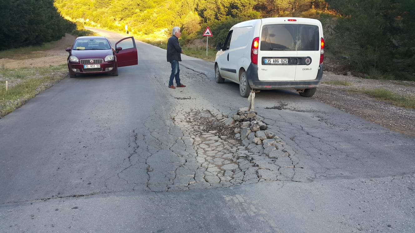 Karaburun halkı TIR'LARDAN BIKTI?