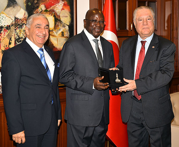 İzmir'deki dönüşümün 'püf noktasını' sordu