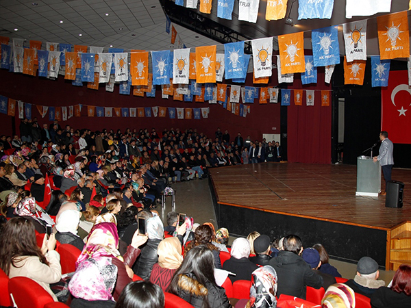 AK Parti Buca'da miting gibi buluşma... Veda edip yola çıktı!