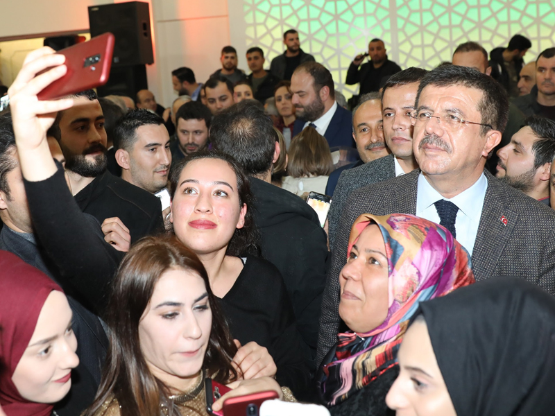 Zeybekci: İzmir'in trafik sorununu hızla çözeceğiz