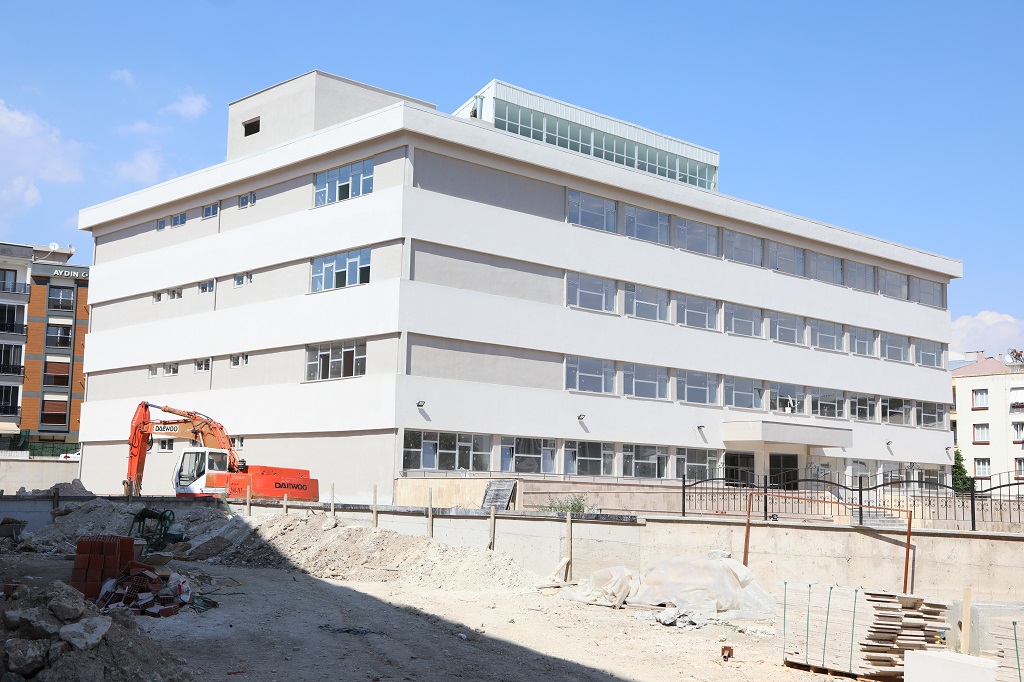 Buca'da eğitim yatırımları tam gaz devam ediyor