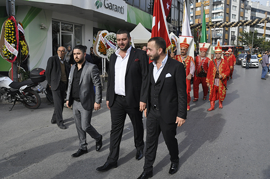 Bornova'nın Patron'una mehterli açılış