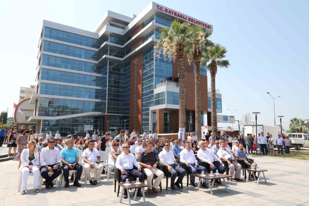 Bayraklı'da toplu sözleşme sevinci