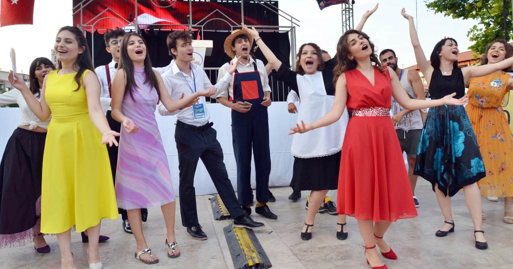 Urla'da sanat sokağa taştı