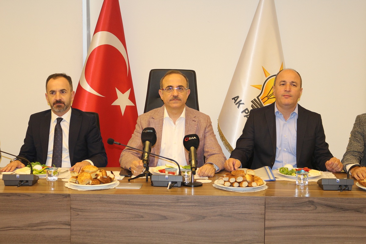 Başkan Sürekli, Soyer’i hedef aldı 100 günlük performansını değerlendirdi