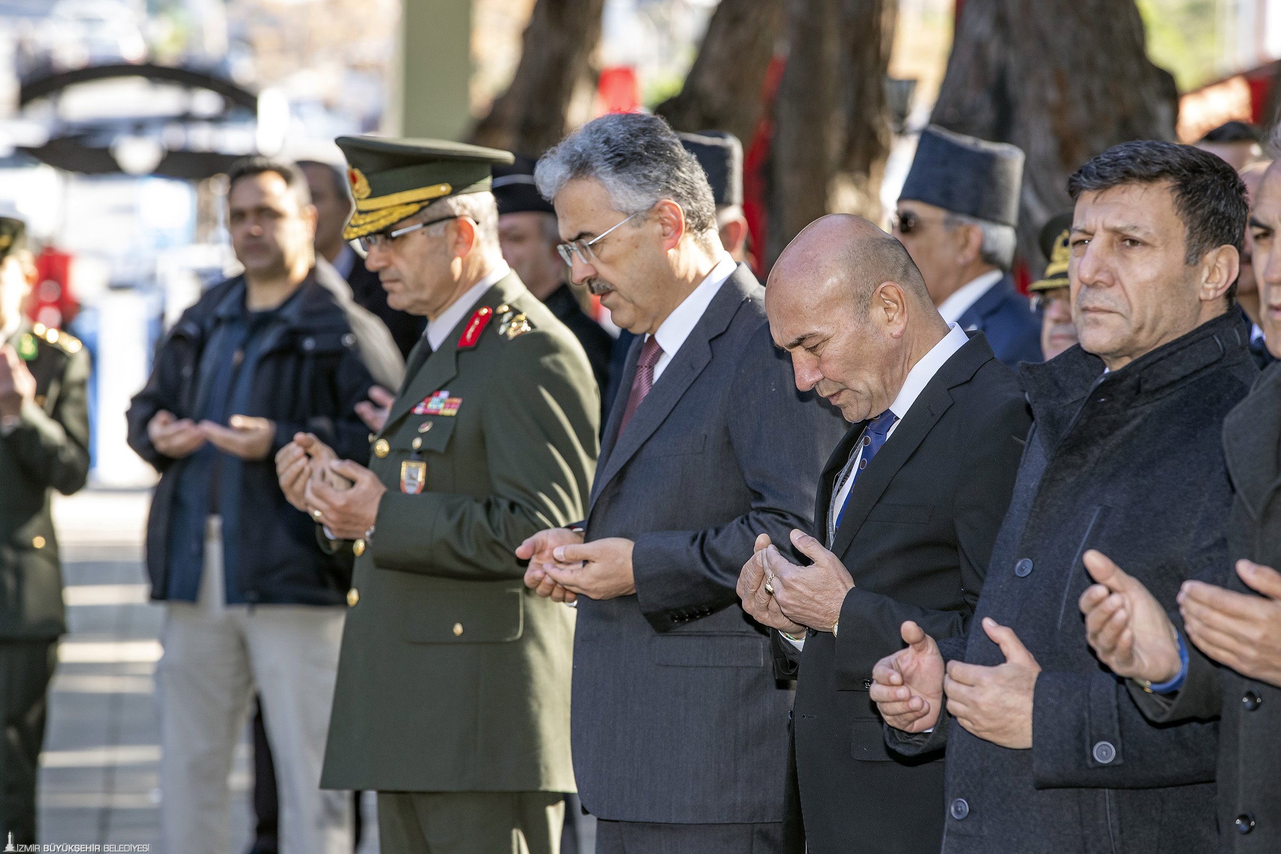 Çanakkale şehitleri için İzmir'de anma töreni
