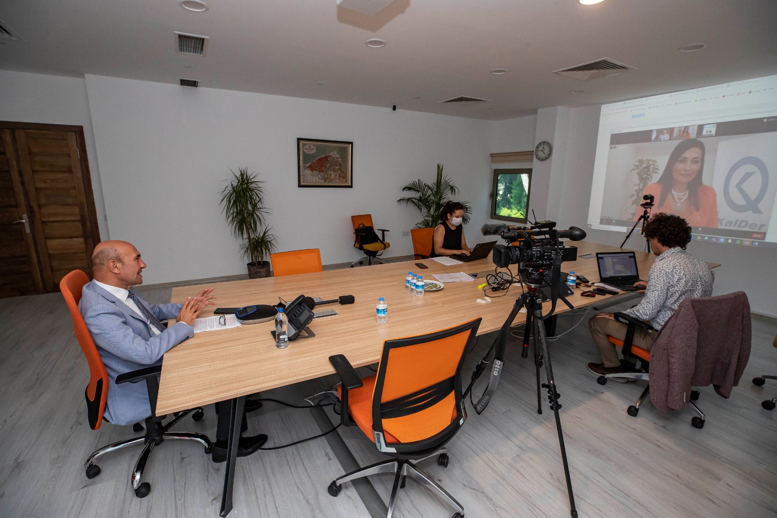 Başkan Soyer KalDer’in düzenlediği seminerde konuştu: “Önceliğimiz tarım ve turizm”