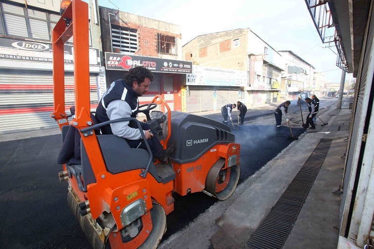 Karabağlar Belediyesi ekipleri hafta sonu alanlarda